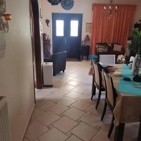 アパート εξοχική κατοικία με δωρεάν χώρο στάθμευσης ディアコプト